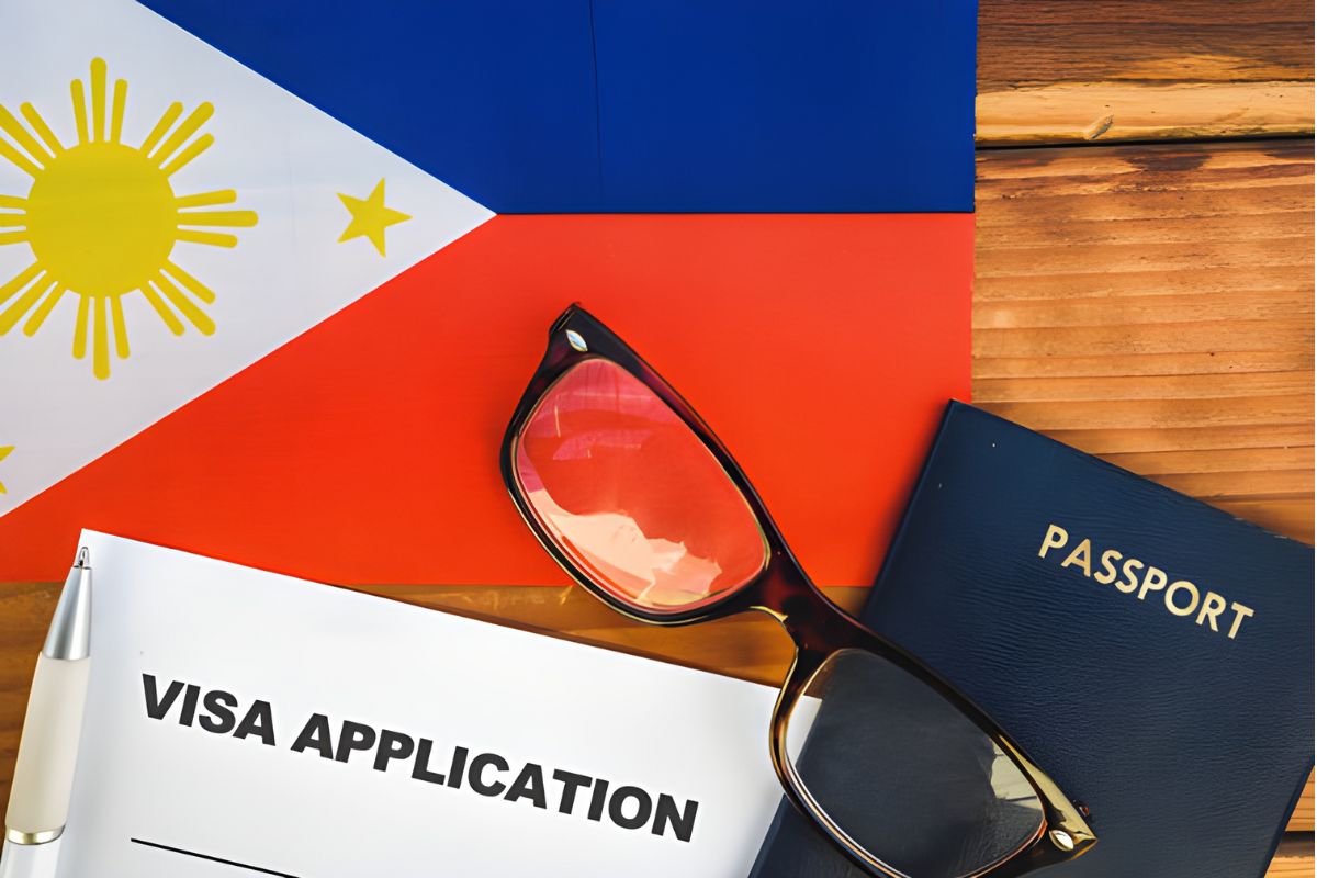 Flag-of-Philippines-Visa-Application-Form-and-Passport.jpg
