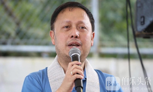 前华裔议员卷走210亿回扣！三架私人飞机接连飞出菲律宾！